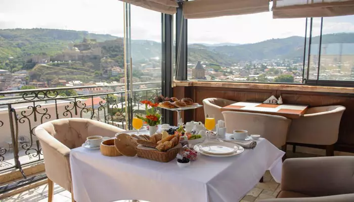 هتل کی ام ام تفلیس